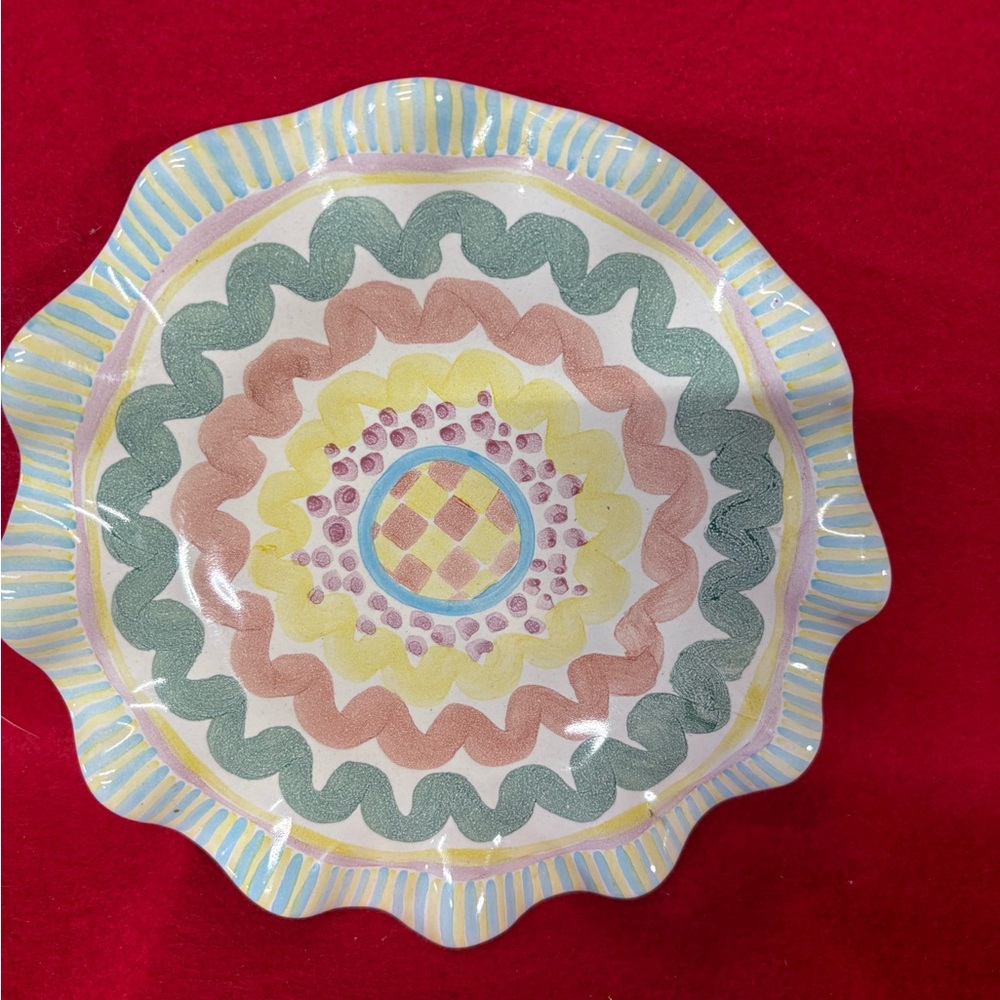 Victoria and Richard Pink Ceramic Bowl/ Mackenzie Aurora pattern plate 7/1-2 - Picture 4 of 5